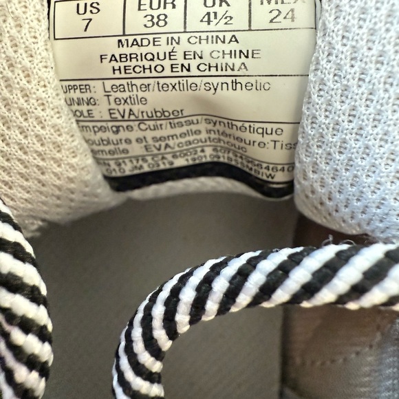 FILA Women’s Ray Tracer Black/Gray/Red SNEAKERS Size 7 - Picture 8 of 9